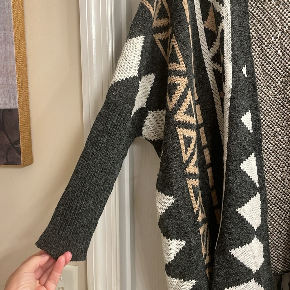 Cute Cardigan - Picture 3 of 10